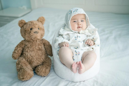 微山宝宝吃不饱母乳的症状